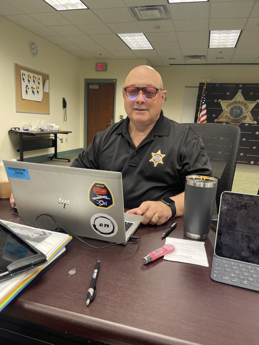 Amazing &amp; fun day today with 21 FNGA’s, 6 FRAO &amp; 13 Ports with Syracuse AR &amp; my new secretary 😂 😎🚨<a href="/judy_cavalieri/">Judy Cavalieri</a> <a href="/TrishaTCostanza/">Trisha Torres Costanza</a> @Ale_ValdezNYC <a href="/DennisJFosterJR/">Dennis Foster</a> <a href="/kennicaraballo1/">Kenni Caraballo</a> <a href="/angels_candie/">yessenia santiago</a> @_stephriveraaa <a href="/jamie_udin/">Jamie Udin</a> <a href="/JasonFerdi_/">Jason Ferdinand</a> #signaturesizzlers🔥💙