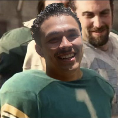 aarontvallejo's tweet photo. Brucie’s time to shine! #NewProfilePic https://t.co/OaOWFa6L7E