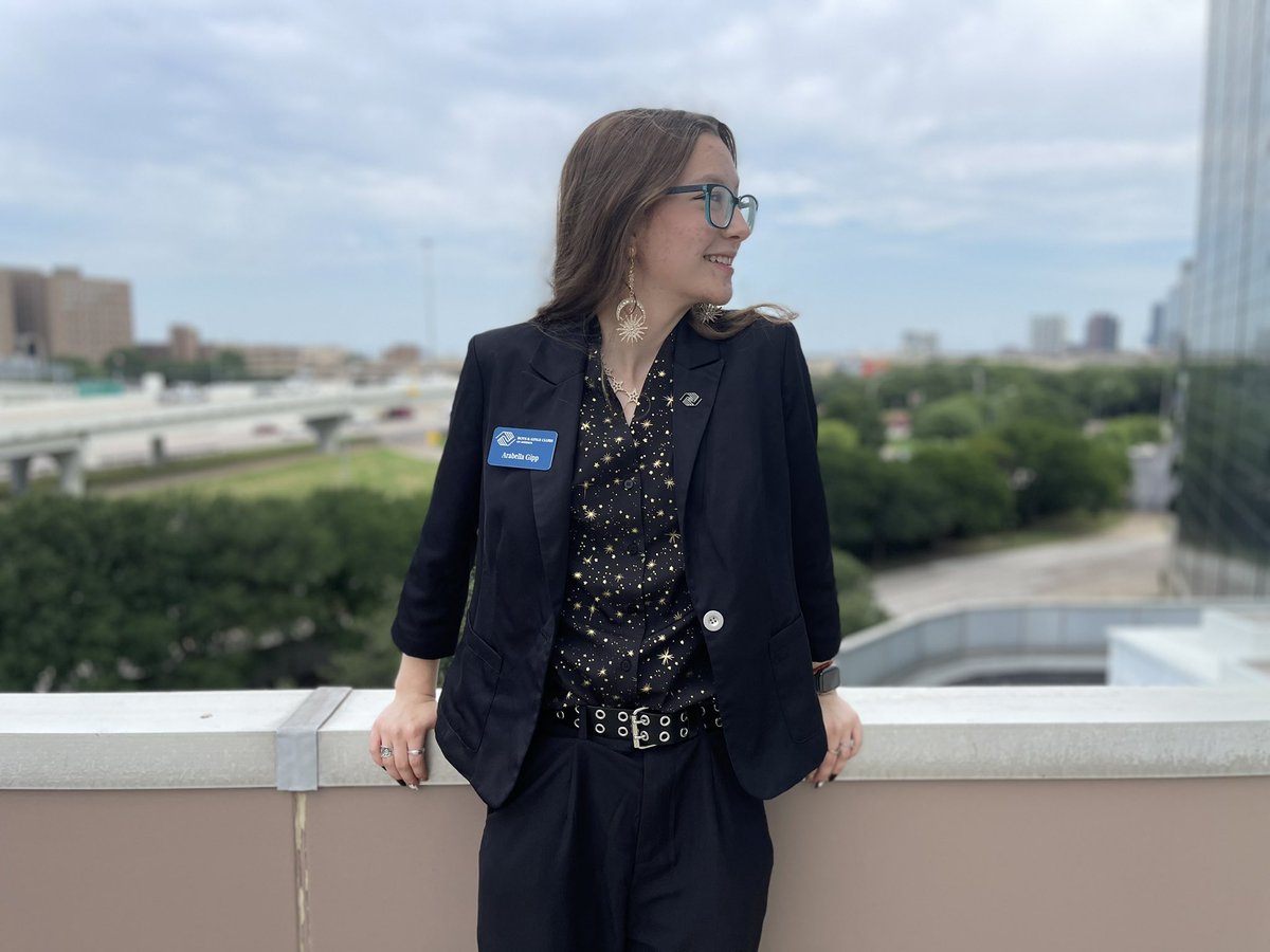 bgclk's tweet photo. Arabella Gipp inspires everyone she meets, and her appearance at the 2022 Southwest Youth of the Year was another place for her to shine. 🤩
While our girl isn’t advancing this year - Arabella will back!! Thank you for supporting her on this journey! #YOY22 #GreatFutures https://t.co/1bDTl2KcNT