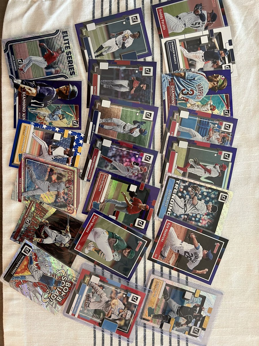 hapaugh's tweet image. 2 Donruss blasters today with my kid! Retail rocks! #baseballcards #rippacks