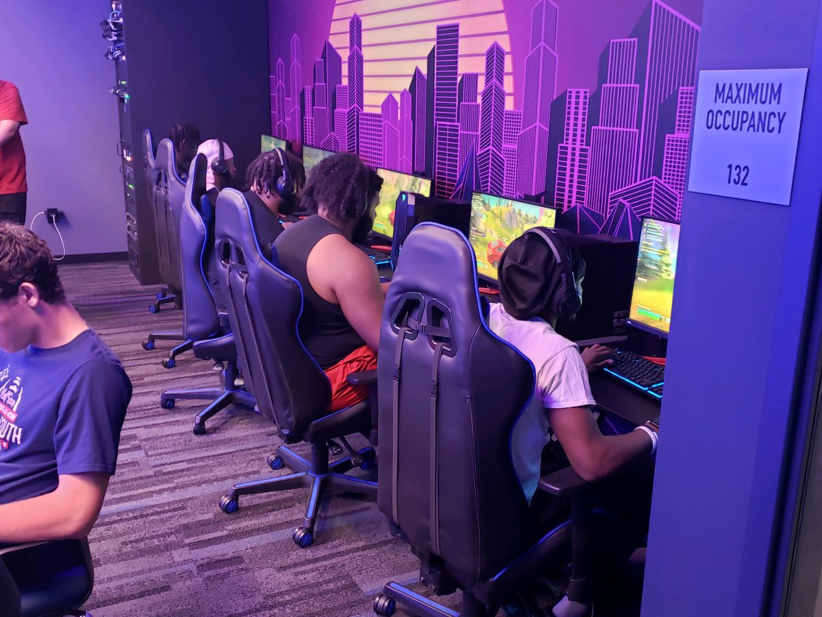 PSimmsNoSoGame's tweet photo. HUGE thank you to @KeanUniversity for letting us use their brand new e-sports lounge! https://t.co/nxm9zRQ9ZU