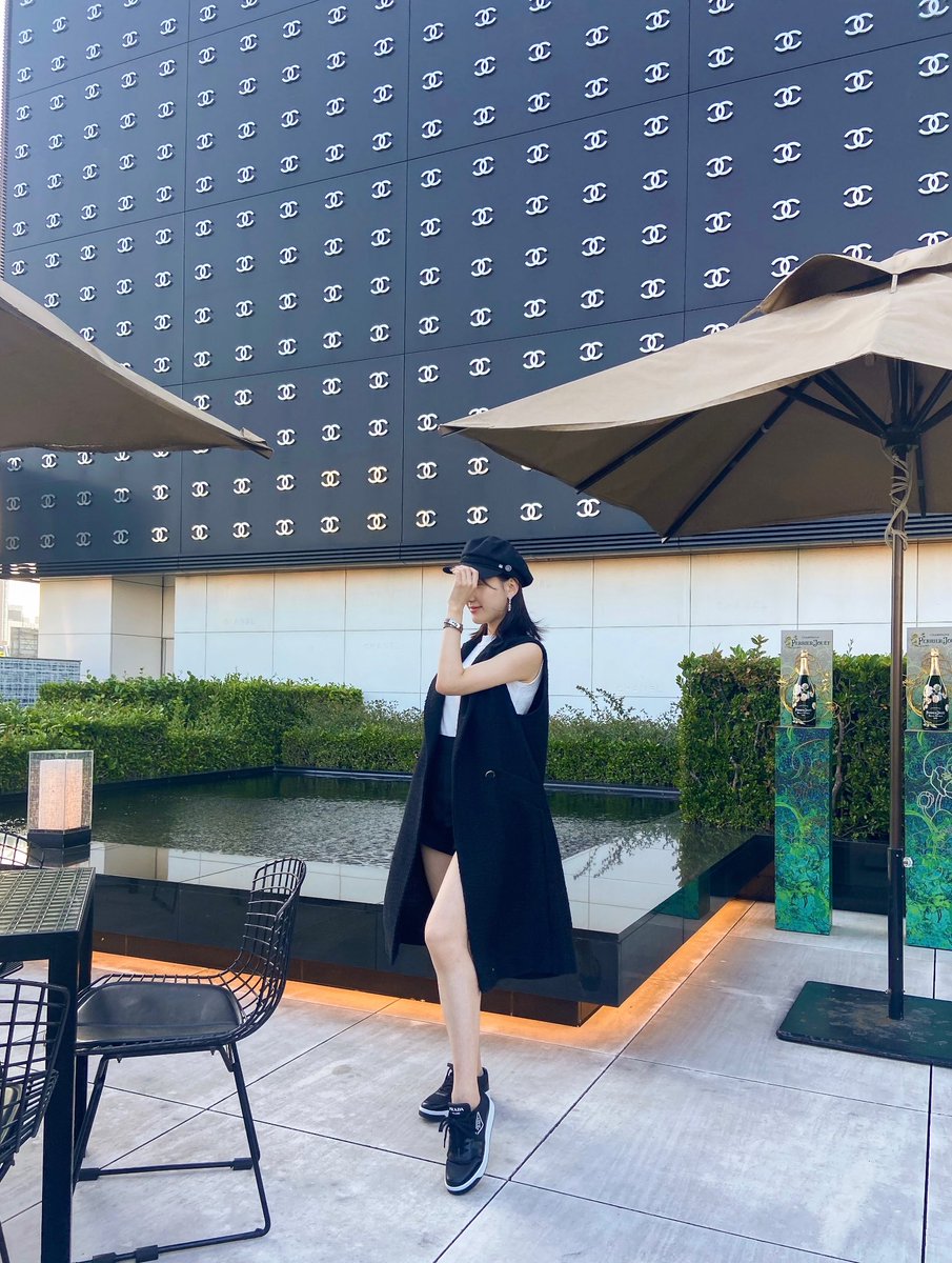 _latte_k_'s tweet photo. 銀座にあるCHANELのアフタヌーンティー🫶🏻💖💖個人的にAT史上1.2位を争う美味しさ✨一瞬でなくなった🥹そして期間限定で利用できるテラス席は海外にいるような気分になれるっ🥹🥹！AT好きは全員行ってみてほしい🤣笑 https://t.co/Y9260dbGDX