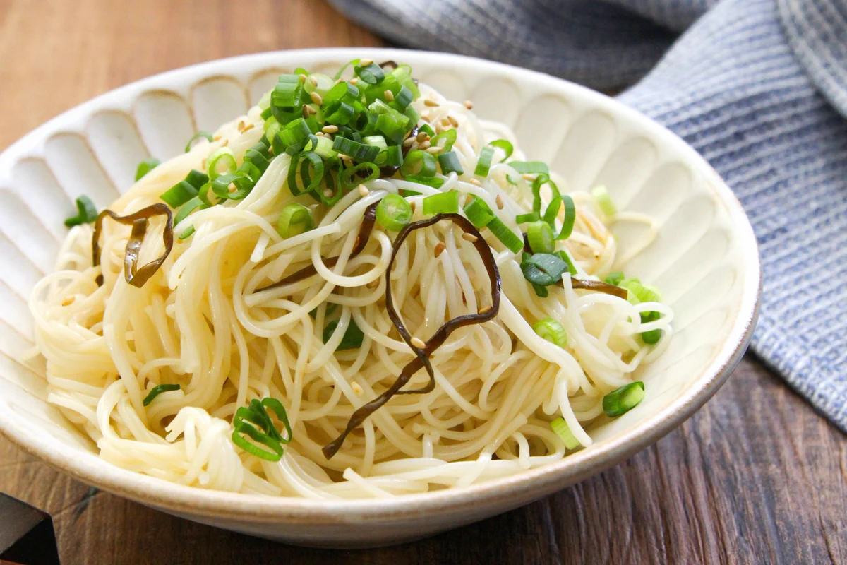 塩昆布や鶏がらスープの素との組み合わせが美味しそう！今の季節に嬉しい「素麺」レシピ！