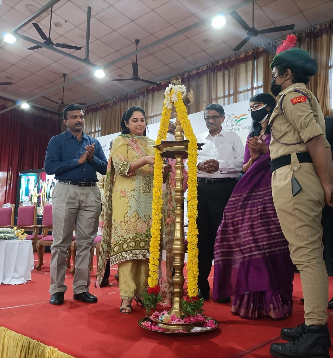DIPAMevent's tweet photo. DIPAM, Ministry of Finance celebrated "Azadi Ka Amrit Mahotsav" on 10.06.2022 from 4:00 PM in 75 cities across India. Inauguration and Audience at Thiruvananthapuram, Kerala. #DIPAMCelebratesAKAM #AmritMahotsav #DIPAMIconicDay https://t.co/Dknfa714MG