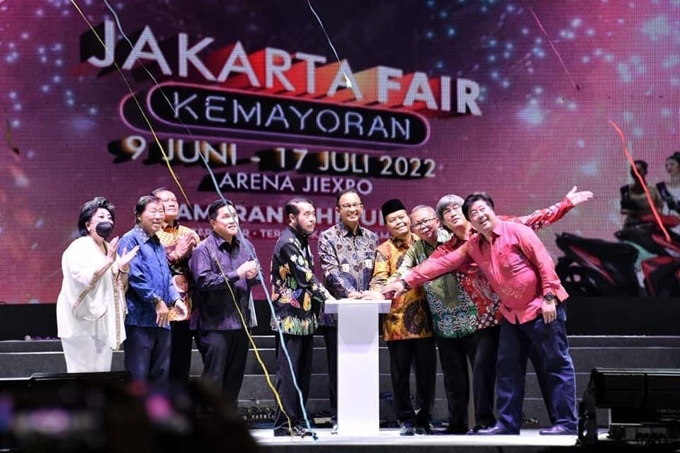 aniesbaswedan's tweet photo. Alhamdulillah, Jakarta Fair bisa kembali digelar, setelah absen selama dua tahun akibat pandemi. Kondisi pandemi sudah makin terkendali dan tradisi yang sudah ada di Jakarta selama 53 tahun dapat dilaksanakan kembali.

#JakartaFair2022
#JakartaHajatan495
https://t.co/lUNnNw3dxJ https://t.co/H8bAGDE1pW