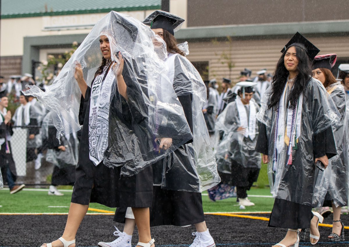 Happy rainy graduation, seniors! We will share all our pictures with you on Monday!!