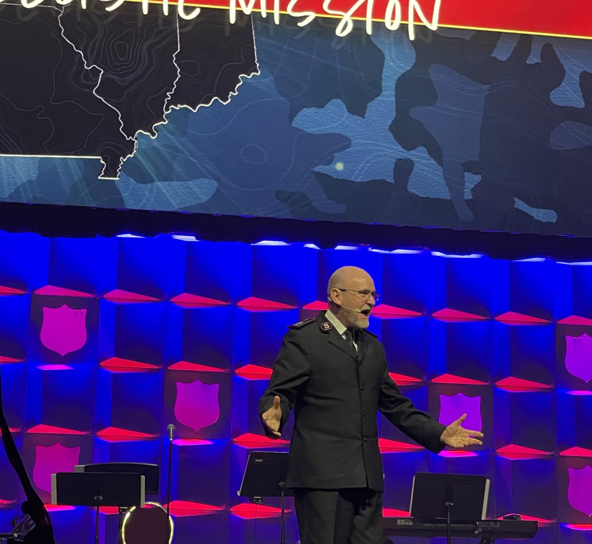 LtcDanJ's tweet image. We were reminded tonight at #uscadvance2022 that sharing the love of Jesus Christ is in our DNA as an Army by @ChiefoftheStaff Commissioner Buckingham, from @SalvArmyIHQ