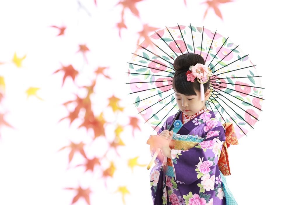 MutsuWedding's tweet photo. AIRIちゃんの
七五三、和装ショット😊✨
可愛い写真がいっっっぱいあって迷ったので
たーんまり載せちゃいます🤭
ほんとにどれも
いいお写真です☺️
お着物、苦しい中よくがんばりました🥺
ドレスショットもお楽しみに〜🤭✨
#七五三 
#記念日 
#ロケーションフォト 
#着物 #ドレス #タキシード #むつ市 https://t.co/alAbCEFq7Z
