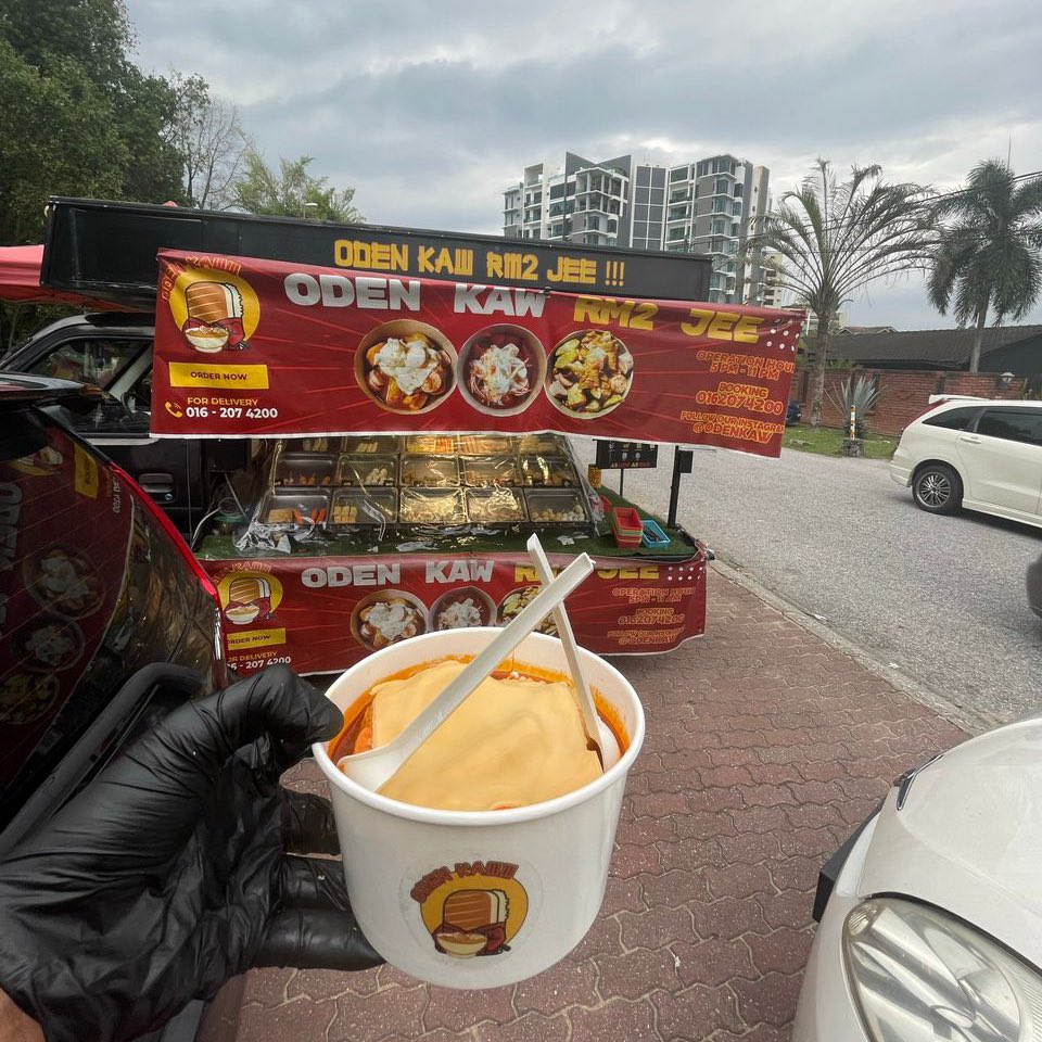 MohKeIpoh's tweet photo. Moh ke Padang Polo &amp; cuba makan Oden Kaw. Memang kaw kuah dia. Pekat habis. Banyak pilihan cucuk yang ada dengan harga serendah RM2 😍 https://t.co/CsYyhdLYhq