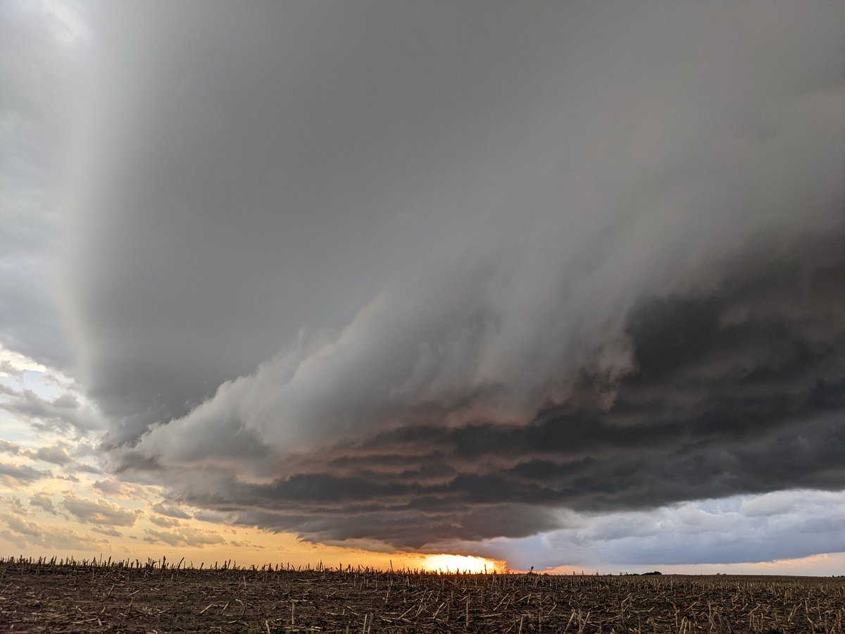 KylePittman's tweet photo. A day late, but a few shots from yesterday's #torus22 deployment on a couple of non-tornadic supercells in the Nebraska Sandhills, including the most beastly left mover I've ever personally gotten a visual on out in the field (second pic). #newx https://t.co/dcogsqV47D