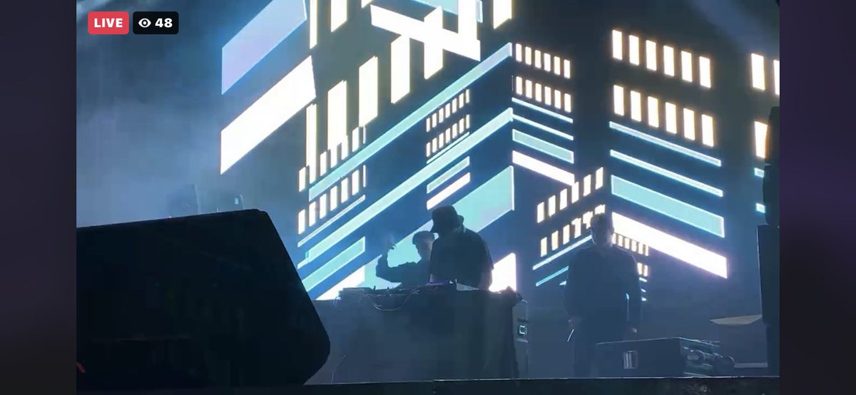 3BallMTYNews's tweet photo. ¡Qué bonito el verlos nuevamente juntos en un escenario, con rolas como Inténtalo y Baile de amor que han dejado huella en la historia musical!

@3BallMTY esta noche en Singuilucan, Hidalgo. 2022 💣 https://t.co/B4Yyhp6bmy