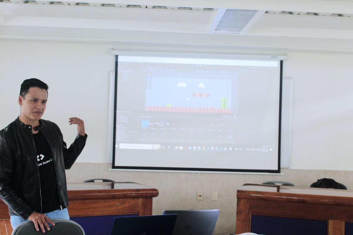 gdgixtac's tweet photo. ❤️Crea tu primer videojuego en Unity❤️
Luis Rodriguez | @elluisorod estuvo con los estudiantes dando un taller de como crear su propio videojuego en Unity.
Fotografia: @groth_yolotzin
#GoogleDeveloperStudentClubs #googledevelopers #GCFest @GoogleDevsLATAM https://t.co/ogKBMlMjRS
