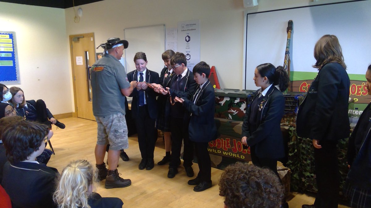 SCA_Community's tweet photo. Conservation is important to SCA pupils so a big thank you to @CrocodileJoe for rescuing these amazing reptiles and sharing your expertise with us. This python was abandoned on Saddleworth Moor !! #EducationWithCharacter #conservation #greatday #year7 https://t.co/1HicT3LGFC