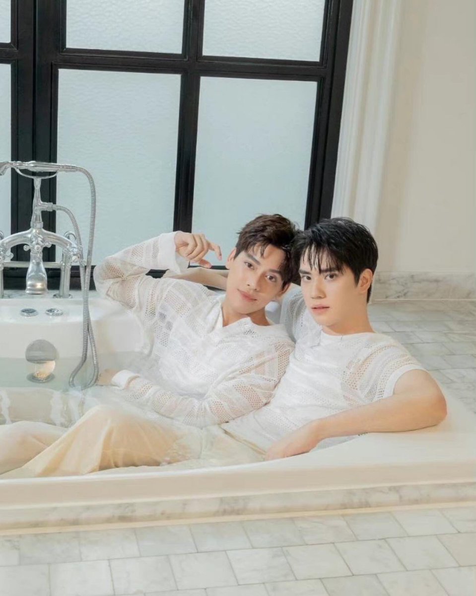 bangkokship's tweet photo. SOLO Chinese Magazine Tae Tee
Cover A free 6 photocards
Cover B free 2 poster
Inter fans order here🙌🏻
https://t.co/wsjpKQ4YDs
We ship to worldwide🥳
#ทริอาชTheseries #TaeDarvid #TeeThanapon #JaneanGroup #solomagazine #着录SOLO #TriageTheSeries
#ทริอาชTheSeries
#TaeTee https://t.co/ivpj8pW6xd