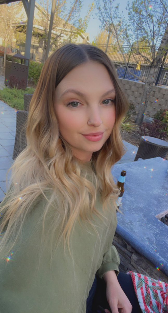 kelcheaaa's tweet photo. haven’t posted in a while so 👋🏻 https://t.co/xgKE1bFoaF