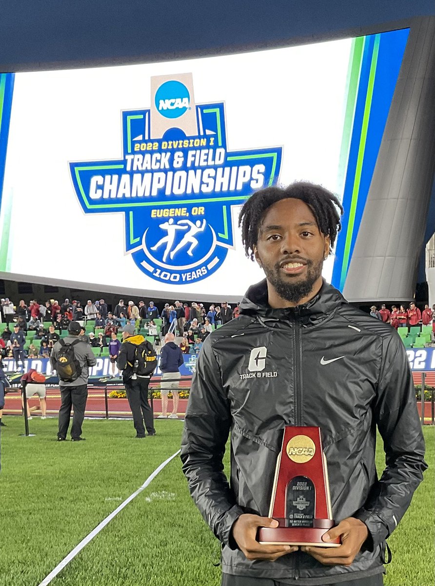 CharlotteTFXC's tweet photo. Justin Leaston with the hardware! https://t.co/ZO6FkTKqPK