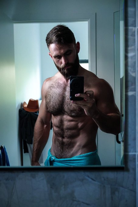 Ask me if I give a Fuck #toweltuesday #hairyabs #sixpack https://t.co/d2wADXCgkJ<a href="/tag/toweltuesday"class="tags">#toweltuesday</a><a href="/tag/hairyabs"class="tags">#hairyabs</a><a href="/tag/sixpack"class="tags"><span>#sixpack</span></a>