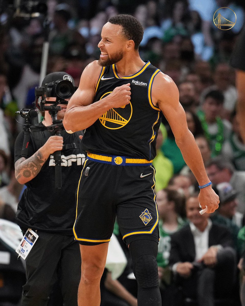 menhu26's tweet photo. يراقص موتاه
متعة للعين ❤️❤️
#StephenCurry https://t.co/Hhldj49683