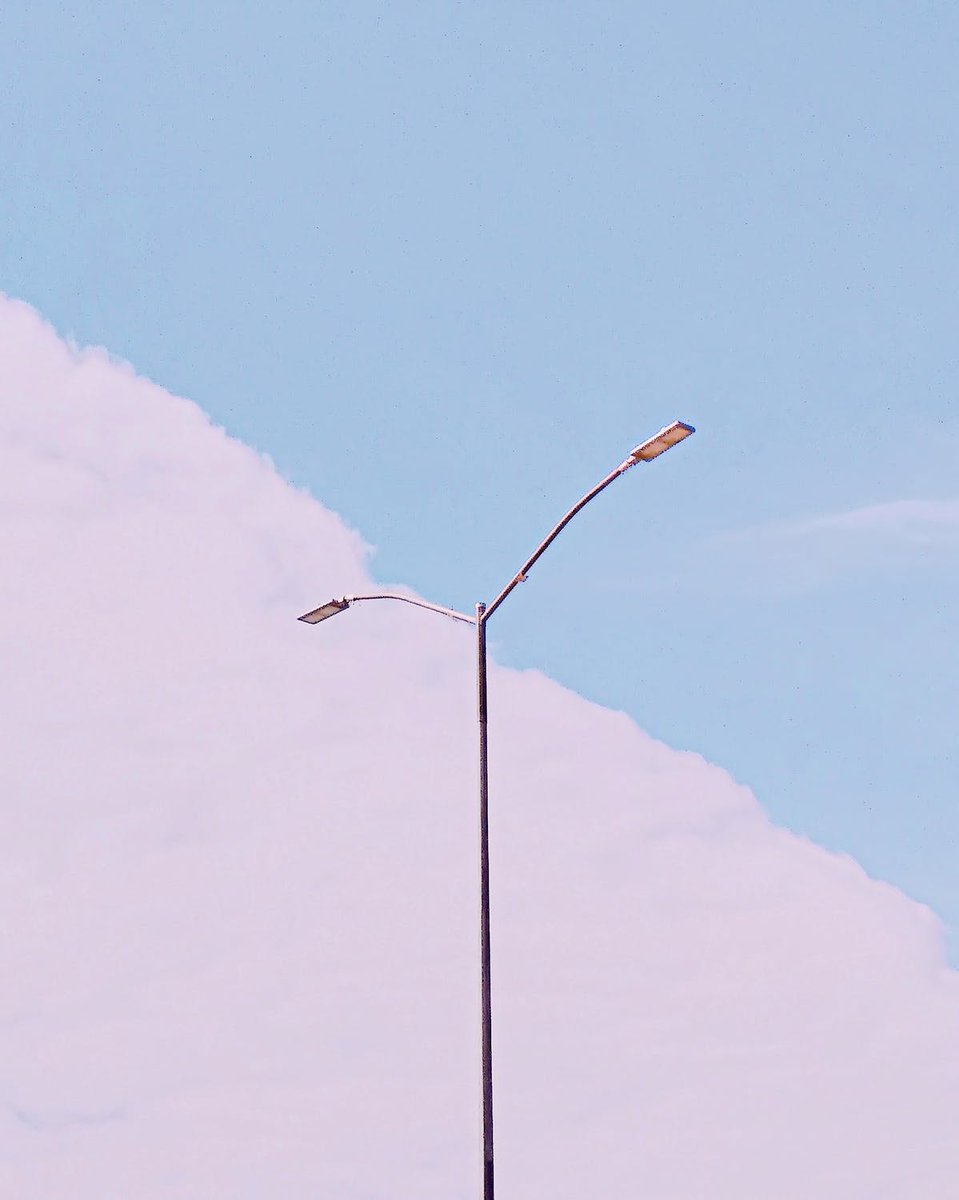 NewsBFM's tweet photo. 1. Kepong MP Lim Lip Eng has questioned the RM30.75 million contract for replacing 200 lamp posts in the Klang Valley. 

“Based on the total project price, the cost of replacing one lamp post comes to RM153,750. DBKL must clarify this.” https://t.co/3GT32CTm7W