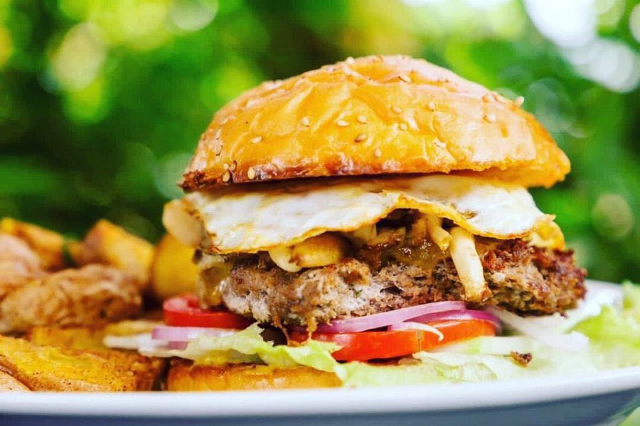 CafeMocca04's tweet photo. Its oky just sit back home and relax🤗 Order for a Monster beef burger🍔” grilled burger with cheese,fried egg,fresh mushrooms,lettuce,onions,tomatoes,mustard’sauce and mayonnaise)
.
.
Order online from our website and get 15% discount
https://t.co/mI7XDQsv86 https://t.co/8cH5dxd5FP