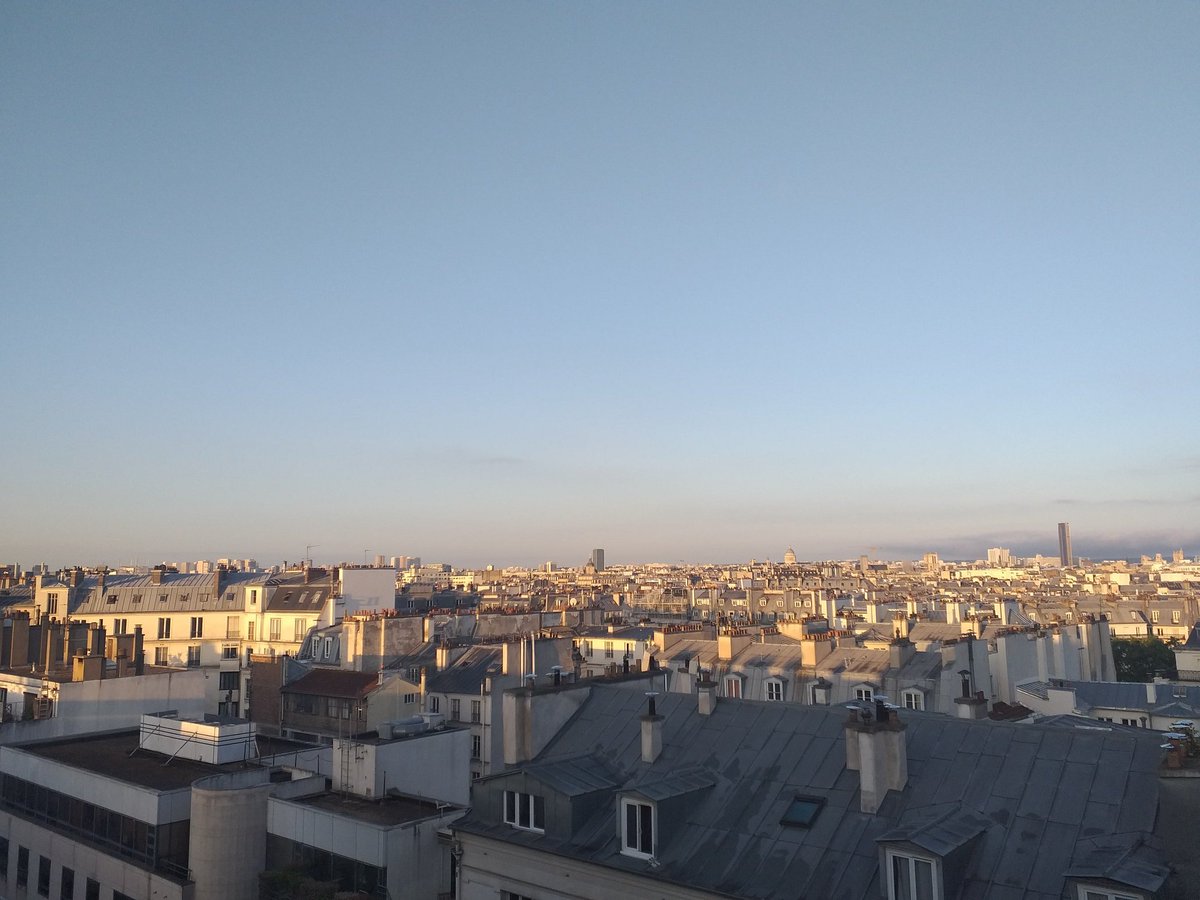 Paris, sous les ors du matin.💙🤍❤