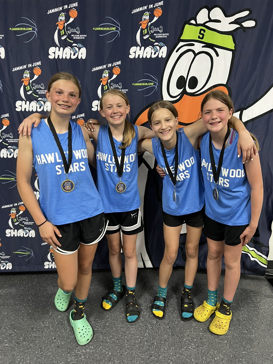 Consolation champs at Shada!! So fun! 🏀🤍