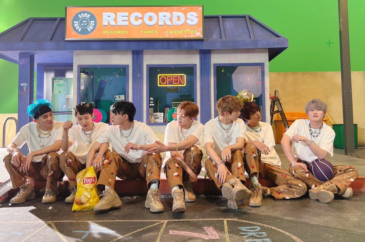 eqoFEH524kLjknN's tweet photo. 今更ですがNCT DREAM3冠おめでとう~😂👏💕🏆️
出演なしで1位とか本当に素晴らし過ぎるわぁ~😂💕✨
#NCTDREAM
#Beatbox3rdWin https://t.co/e2Mus5EE8W