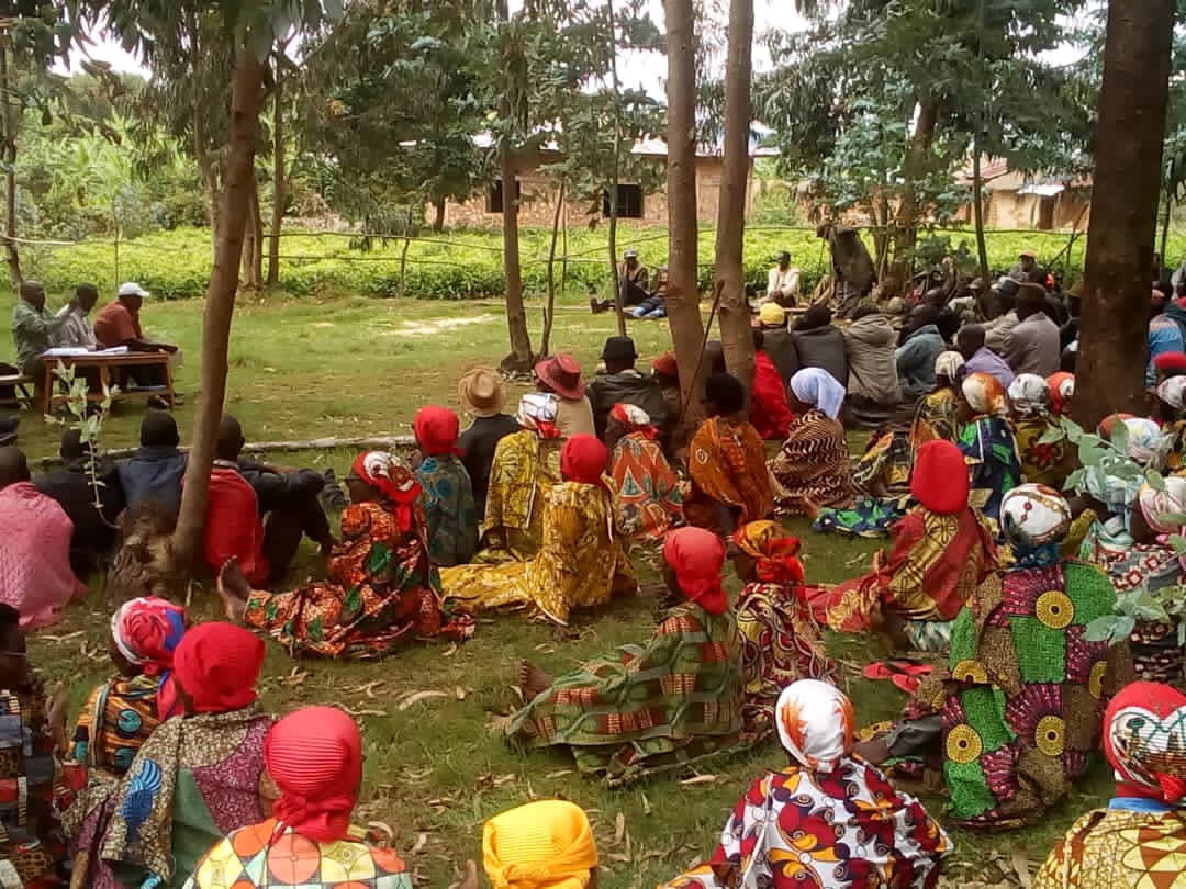 GisoziCommune's tweet photo. 🇧🇮Les échanges portaient sur la situation sécuritaire ,l'enregistrement à l'Etat civil,les TDC,la stabulation permanente,le camp d'été ,l'encadrement des coopératives,la mutualité de santé communautaire etc.
@MwaroProvince 
@MininterInfosBi 
@NtareHouse https://t.co/fgj6MBSqvA