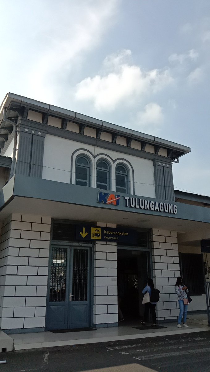 albrteinstein87's tweet photo. Oteweh 🚉 https://t.co/ivBomw5fln
