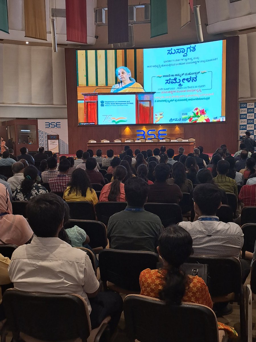 finxinstitute's tweet image. Our students, listening to Minister of Finance and Corporate Affairs, Smt. @nsitharaman during her addressing on Azadi ka Amrit Mahotsav at @BSEIndia.
@ambydatta @ashishchauhan @rahulranadive 
#DIPAM #AzadiKaAmritMahotsav #bseindia #bseinstitute