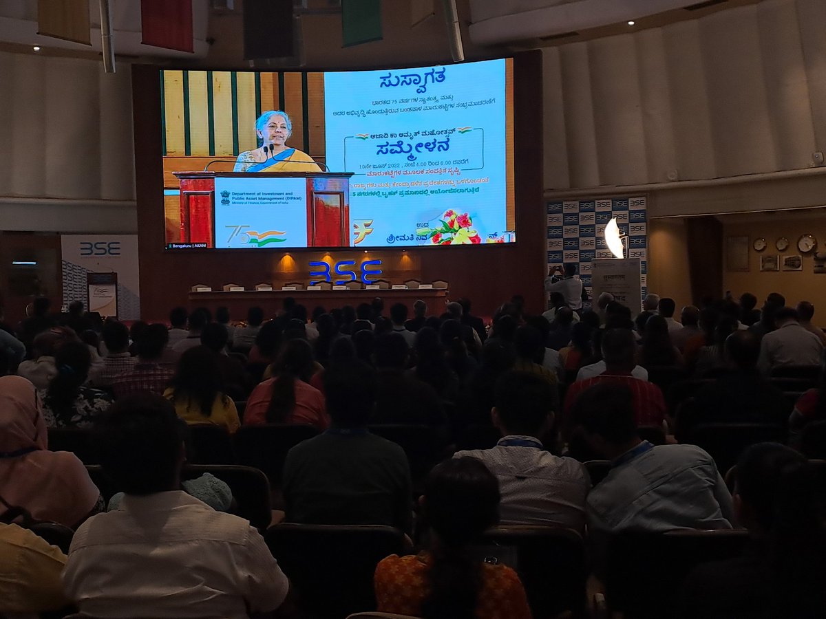finxinstitute's tweet image. Our students, listening to Minister of Finance and Corporate Affairs, Smt. @nsitharaman during her addressing on Azadi ka Amrit Mahotsav at @BSEIndia.
@ambydatta @ashishchauhan @rahulranadive 
#DIPAM #AzadiKaAmritMahotsav #bseindia #bseinstitute