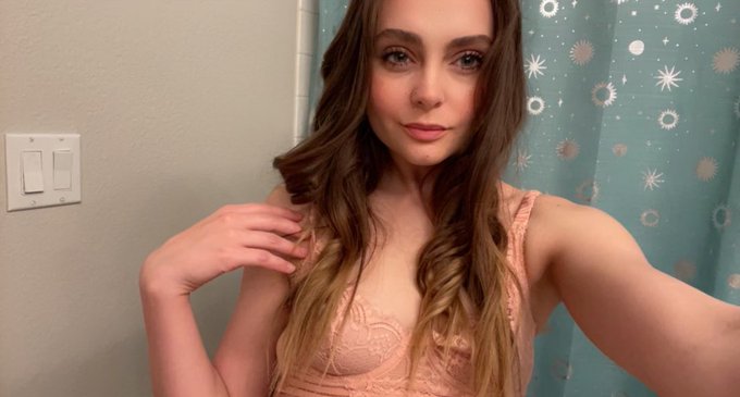 I am looking for a boyfriend. Please help 😋 https://t.co/lTka4H7Kb0