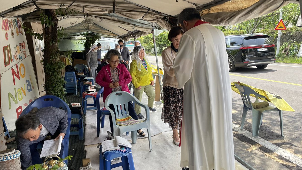 길 위의 신부 tweet media