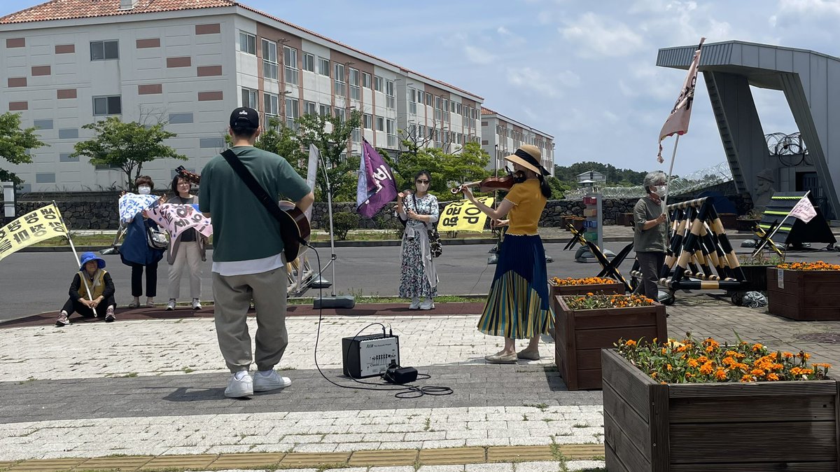 길 위의 신부 tweet media