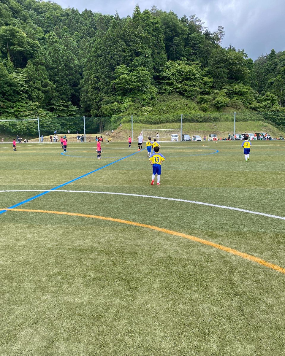 FC21971499's tweet photo. 【U10県リーグ】
本日、U10県リーグが行われました⚽️
非常に悔しい結果‼️
試合後に選手だけで真剣に話し合いました。
これからのトレーニング、真面目に取り組もう‼️
対戦いただいたチームの皆さま、本日はありがとうございました！
 #fcヴァリエ都留 
 #ufcdream 
 #ラーゴ河口湖 
 #アミーゴスfc https://t.co/jG8WlxflCW