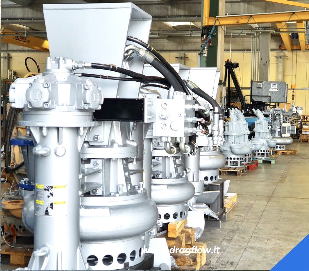 ErkeGroup's tweet photo. DipTarama ve Kum Çıkarma işlerinde kullanılan
Yan kazıcılarla donatılmış hidrolik #dragflow pompalar göreve hazır. hazır.
#ErkeGroup
#İşinTemelindeBizVarız https://t.co/uFGDSEG1gz