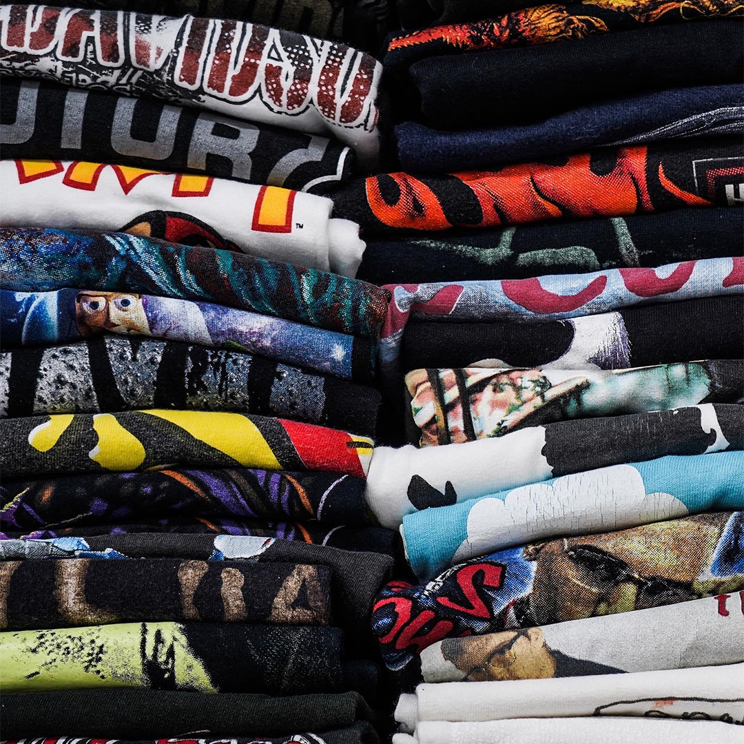 NewCsStudio's tweet photo. 6/18(土)より"VINTAGE T-SHIRT"を軸に、POP UP形式で販売を行うコレクティブ【REVIVE STOCK】のPOP UPをNew C's Studio.で開催いたします🔵！
詳細は下記ニュースページを👀

https://t.co/YHcFbIgRDO https://t.co/Ev0xa6xrnQ