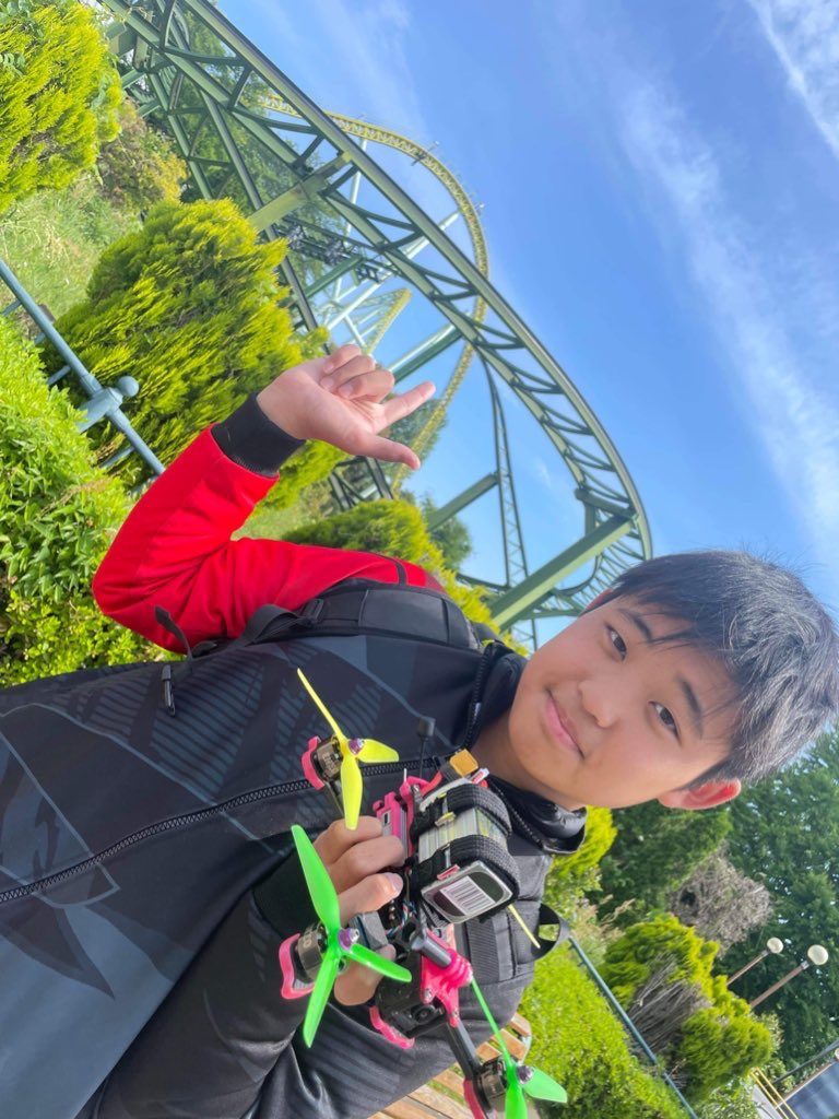 fuga_fpv's tweet photo. 埼玉の逆襲という番組に出演させていただきました！
カッコいい埼玉を撮るということで東武動物公園にお邪魔しました！
YouTubeで見逃しも観れるので良かったら観てみてください🤲

#lifeguard #japradar #azax #DTF #robotixjapan #ゴルモバ #BRIDE
#tmotor #foxeer #tattu #hqprop https://t.co/yKHPPWNmXs