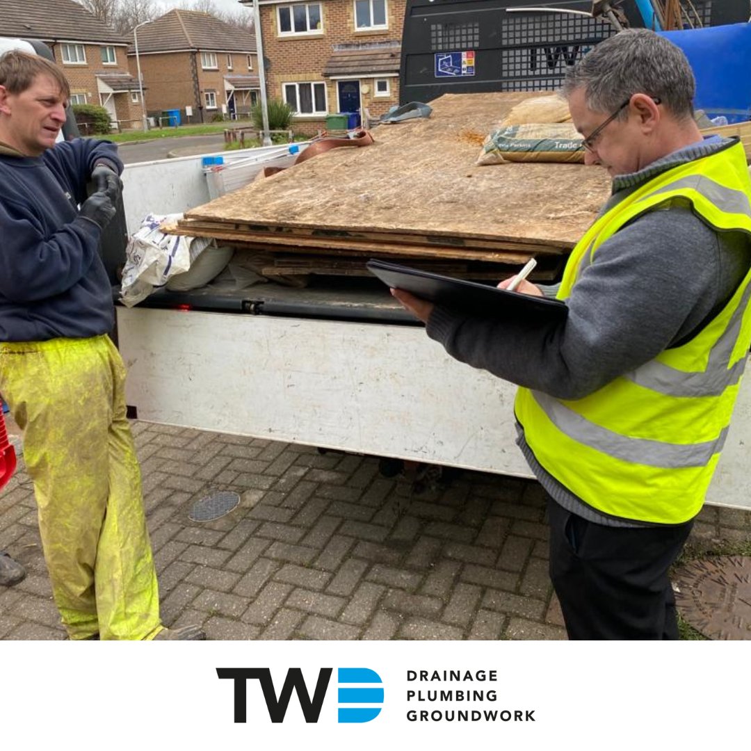 A new driveway installed by groundworking team extraordinares Ryan and Francie, with a spot check from our Health & Safety Manager, Darryl!

#teamtwdrainage #drainage #groundwork #driveway #healthandsafety #dig #barrier #safetyfirst #kent #southeast #london