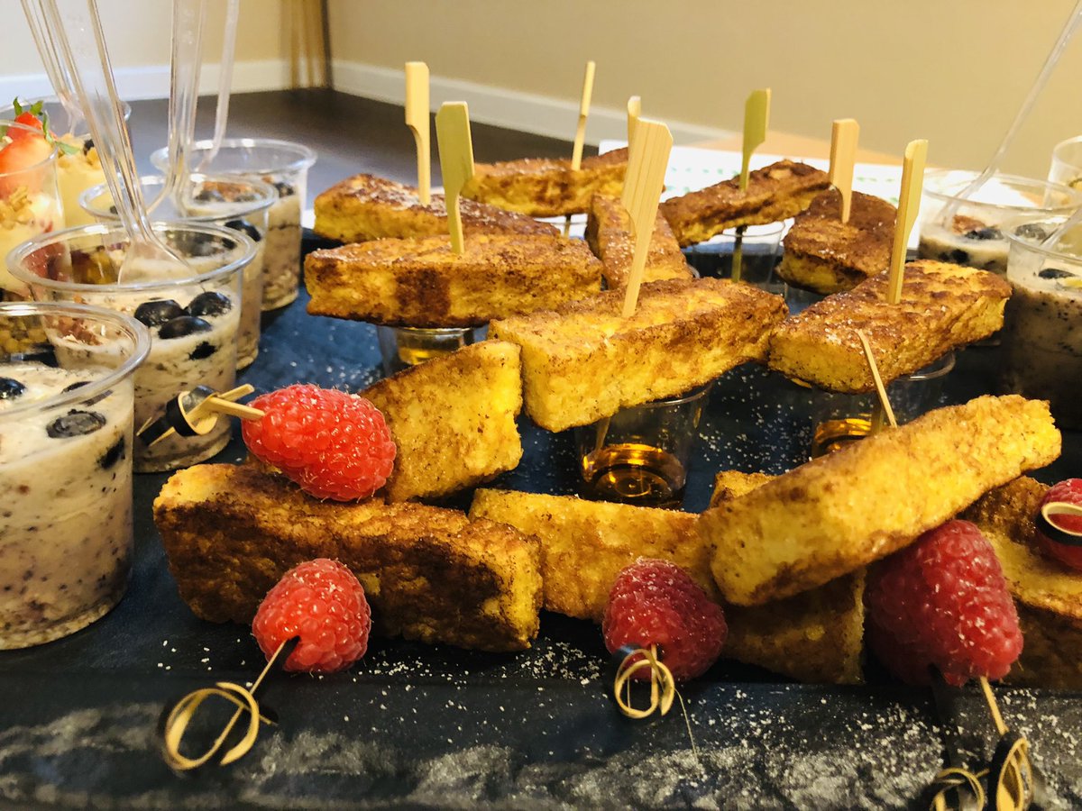 sushmasnacks's tweet photo. Busy morning breakfast for a meeting @BoltonDeaf thanks John for asking me to cater for your meeting this morning and lovely to meet you and Elain from CVS ๐#frenchtoast #granolacups #minipancakeswithfruit #samlonbelinis #crossiants #pastries and #fruit https://t.co/J8FKfaviFy