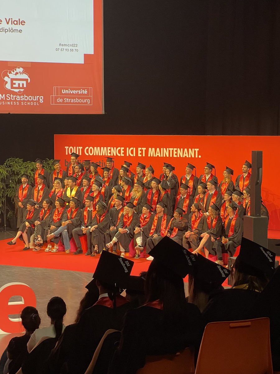 Remise du diplôme DU neuroscience et méditation pour Félicité des Nétumières Présidente de <a href="/WellnessParis/">Wellness Training</a> à L’EM Strasbourg ce matin. #meditation #neuroscience #Management