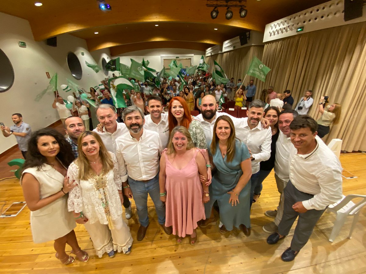 VaneRo_Ma's tweet photo. Muchas gracias a todos los que nos acompañásteis ayer. Por vuestro apoyo incondicional. Una vez más llenásteis el centro del exilio de ilusión y esperanza para hacer realidad este CAMBIO que sin duda vamos a conseguir.

Entre todos lo conseguiremos!!!💚✌🏻 https://t.co/DC6qDWANWX