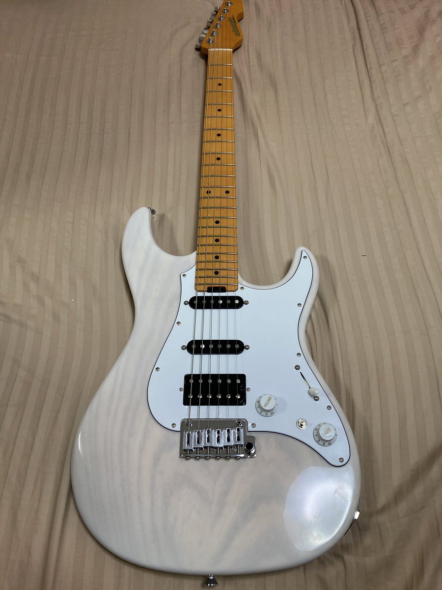 dxabe0tja's tweet photo. 妻にギター買ってもらった！
頑張る！ https://t.co/G3mFd2kPAg