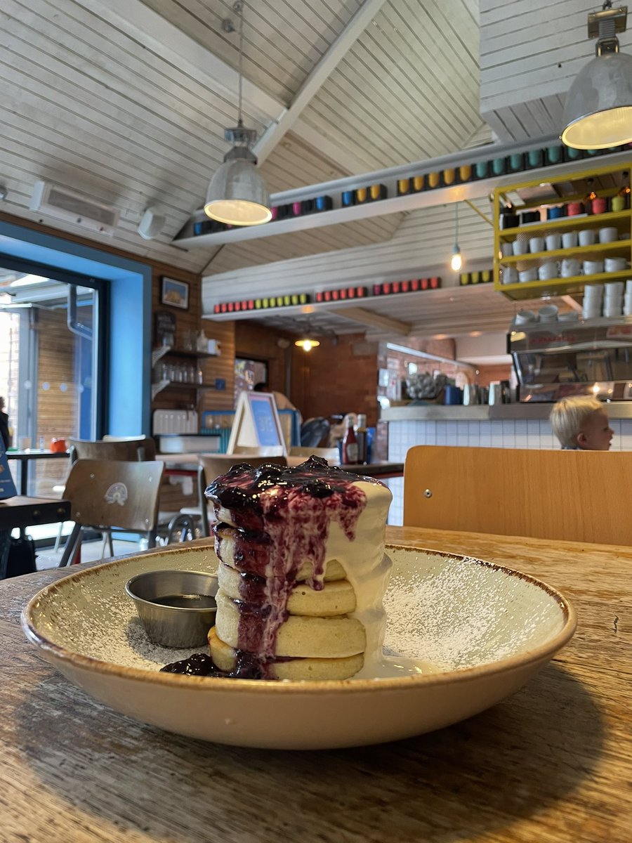 IqbalDietetics's tweet image. Breakfast at @BTPcafes in Birmingham with my brother and sister. Hope everyone has a nice weekend ☀️