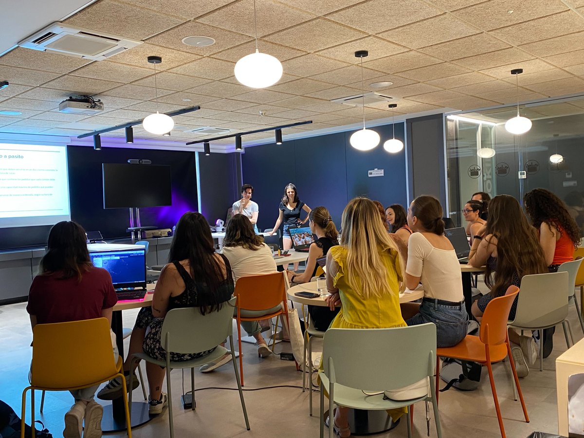 👩‍💻 Arranca el primer evento de awakatech con <a href="/andreacasasrdrg/">ACR</a> y Mane Rubio en @MercadonaTech con un workshop sobre como construir una API con TDD 🚀

💪 Grandes las chicas que han venido un sábado con tantas granas de aprender

#awakatechies #womenintech