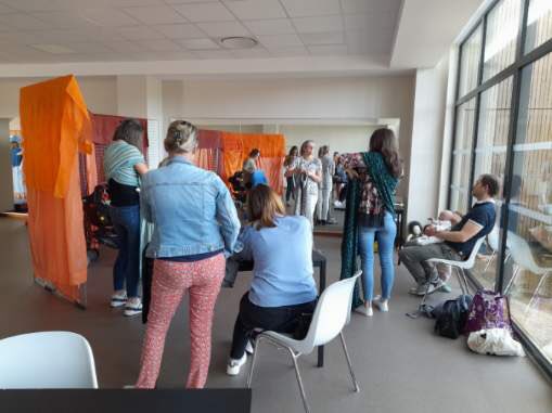 msacn1450's tweet photo. Coloriage, #portage, #yoga, #massage, lecture, conseils sur la chambre... Venez en #famille à la rencontre « Et si on dormait bien ? » ! C’est à #Tollevast jusqu’à 16h30 : on vous attend 😉☀️ #MSA https://t.co/CEVe0pdfH0