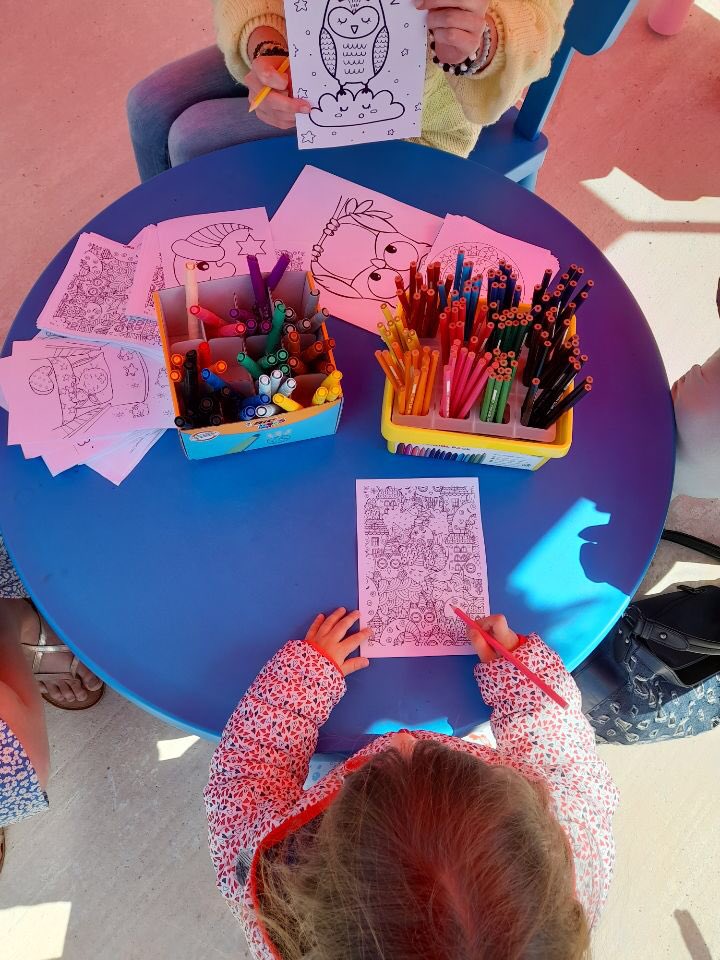 msacn1450's tweet photo. Coloriage, #portage, #yoga, #massage, lecture, conseils sur la chambre... Venez en #famille à la rencontre « Et si on dormait bien ? » ! C’est à #Tollevast jusqu’à 16h30 : on vous attend 😉☀️ #MSA https://t.co/CEVe0pdfH0