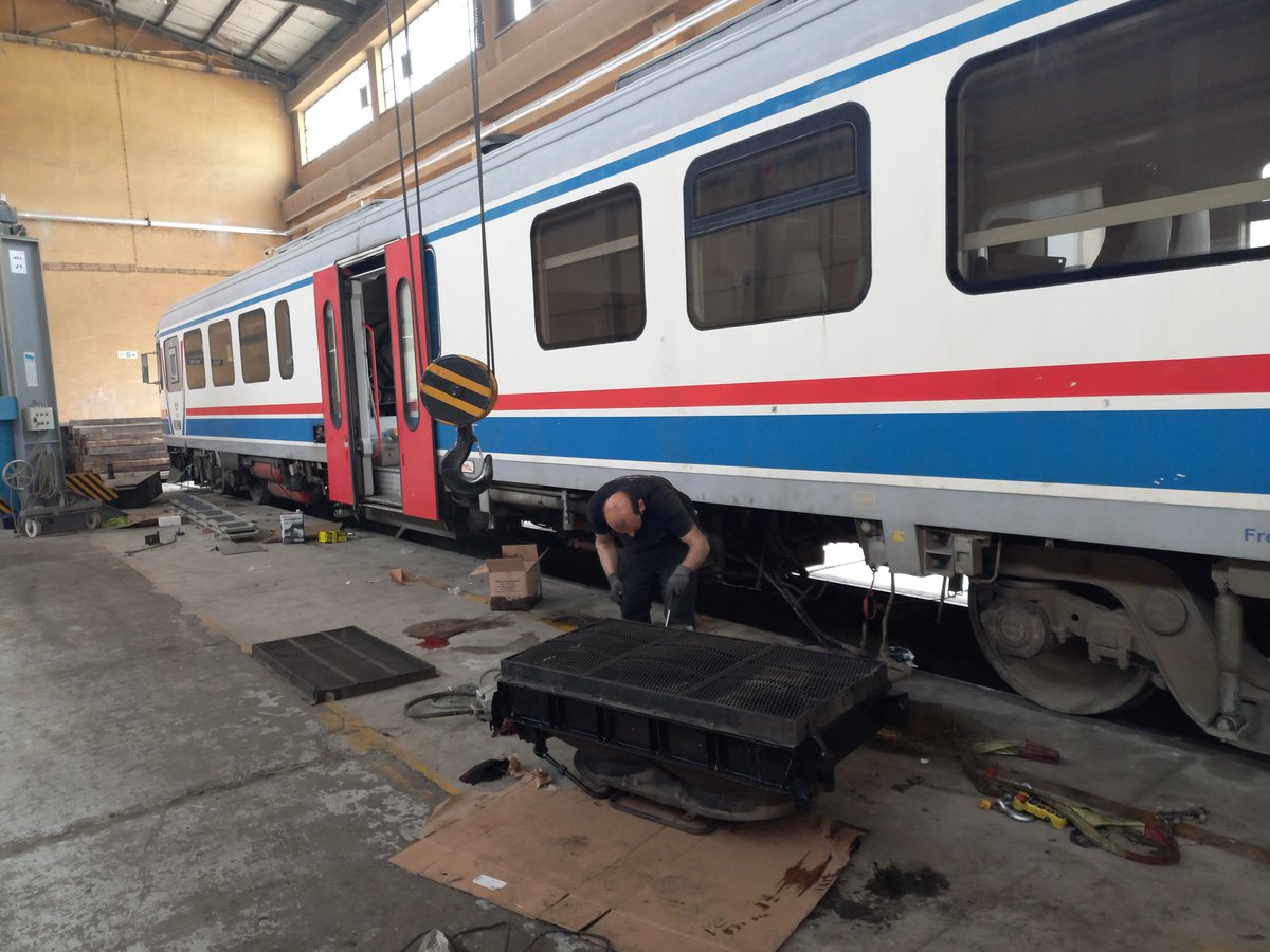 MT 5716 raybüs aracının motor,  radyatör  ve klima bakımları devam ediyor.