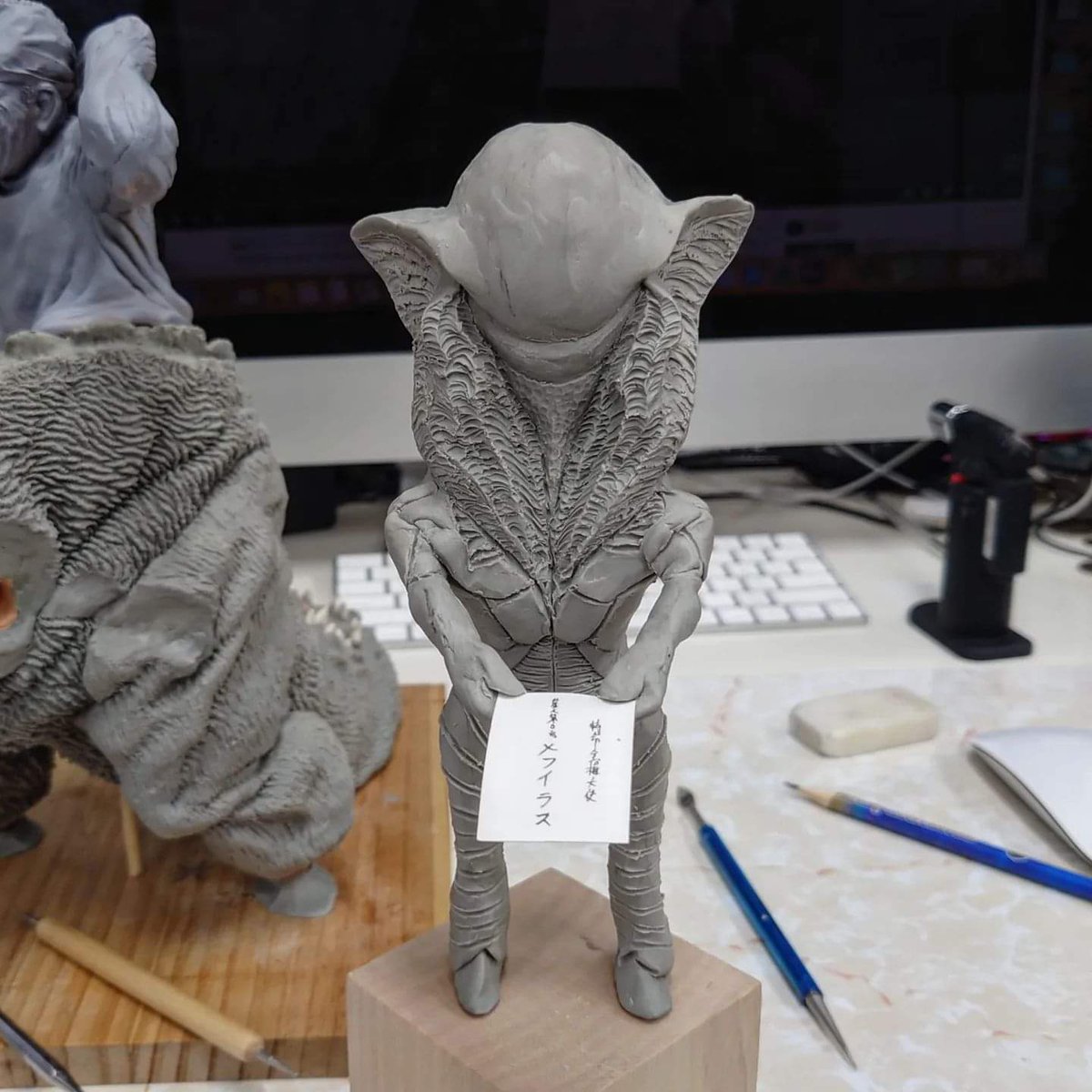 旦物久斯所 tweet media