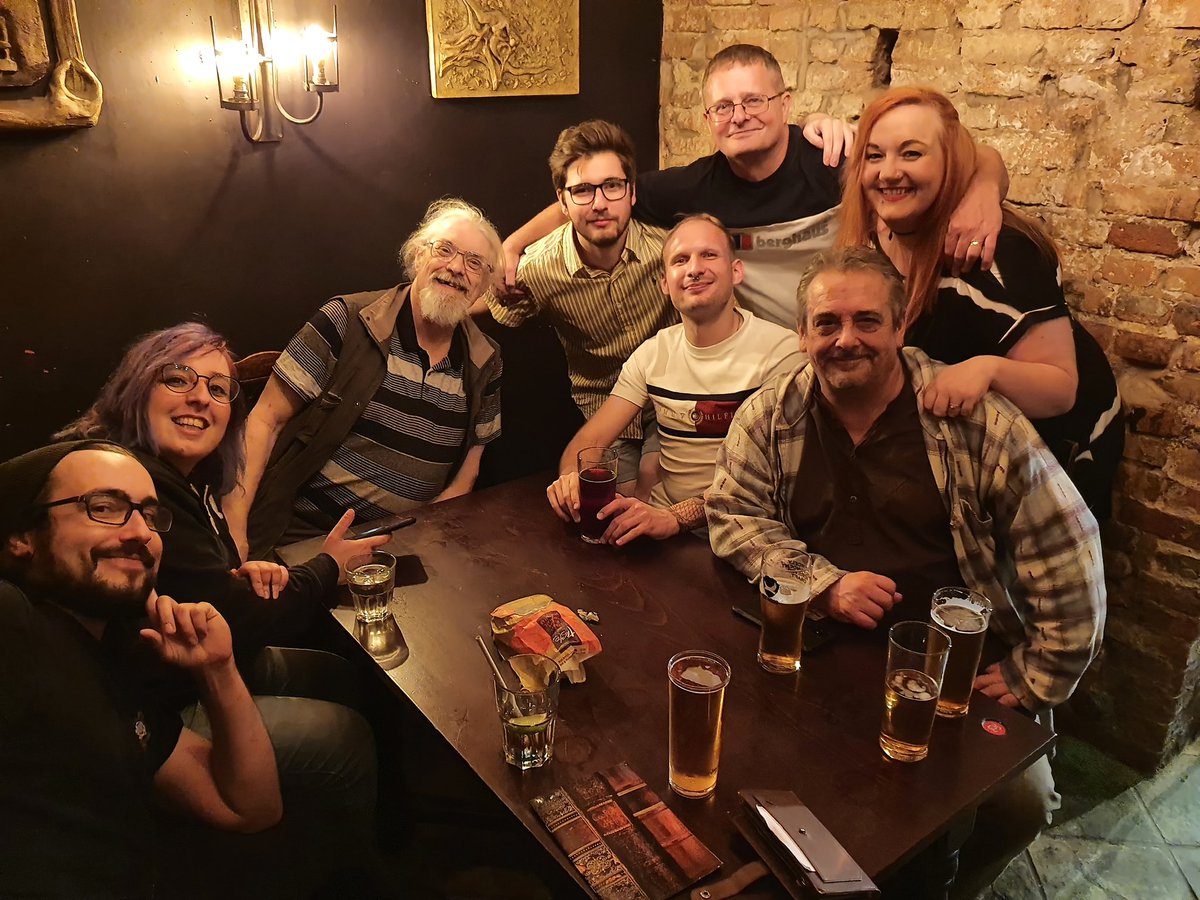 ambergeeFOD's tweet photo. Cynical Gits does Nottingham!
#worldofwarcraft #friends #guildmeetup https://t.co/SSde5KhoWv